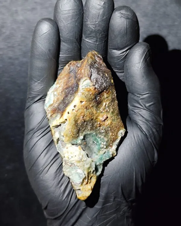 galactic green silicate mineral STM-005 rare natural meteorite