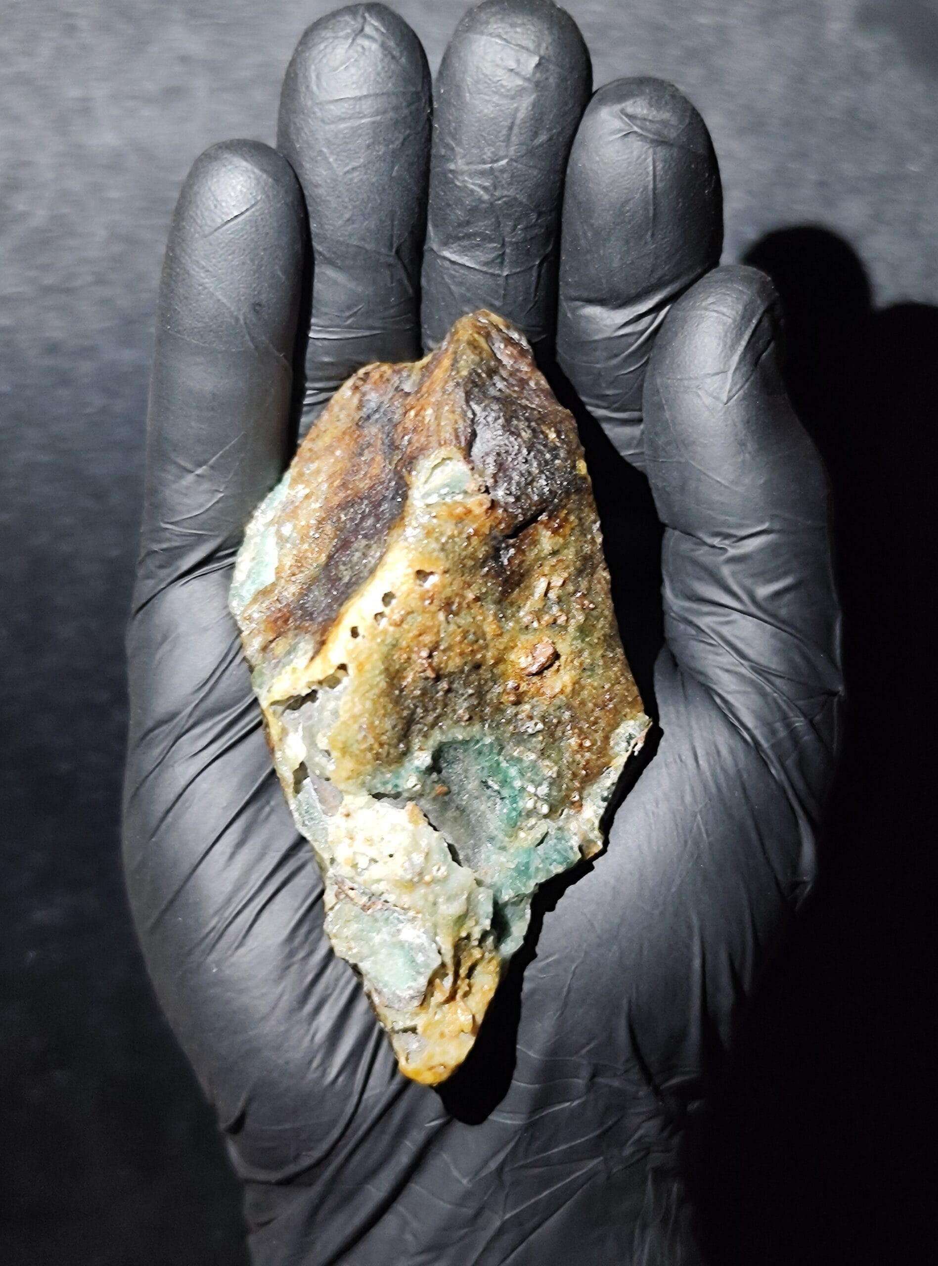 galactic green silicate mineral STM-005 rare natural meteorite